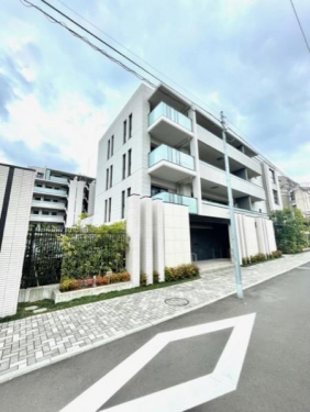 落ち着いた住宅地に立地